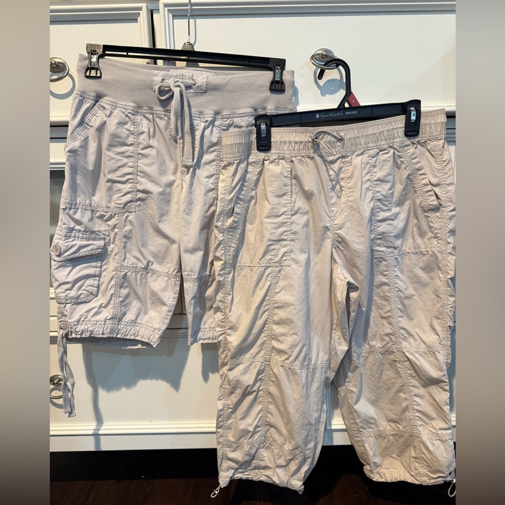 Calvin Klein Women’s grey and tan casual performance set.